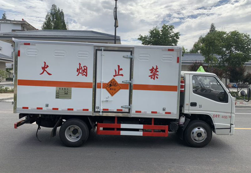 江鈴藍(lán)牌氣體廂式運(yùn)輸車(chē)